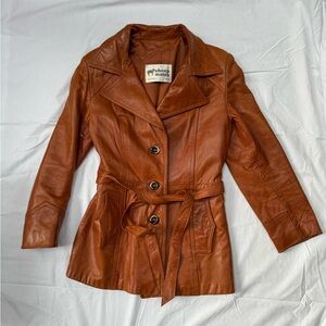 Vintage 70s women’s leather belted jacket
